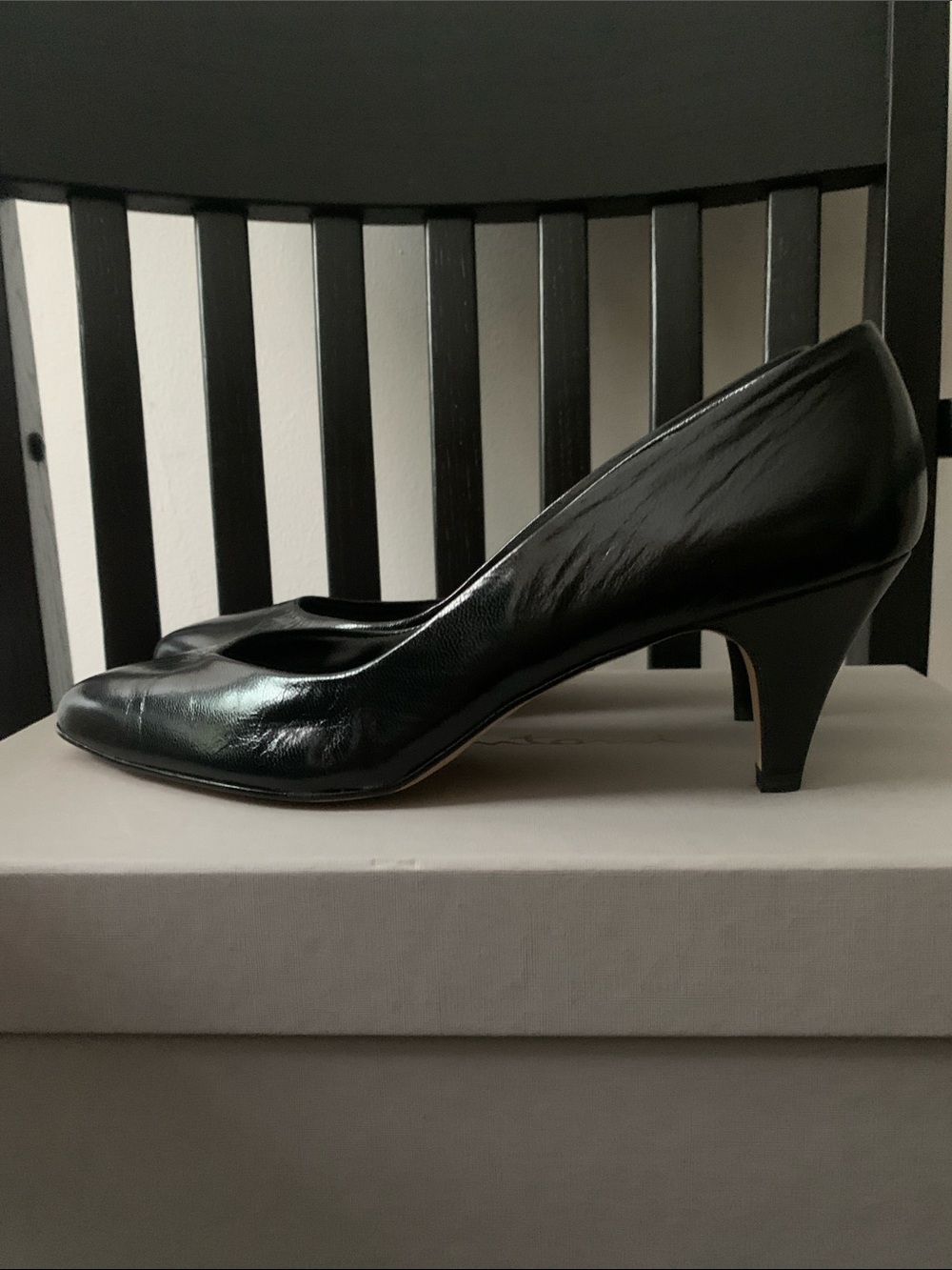 Leather pumps 1950s style